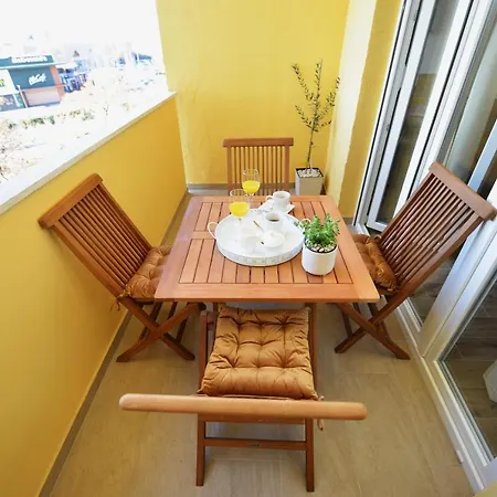 Lola Apartment *